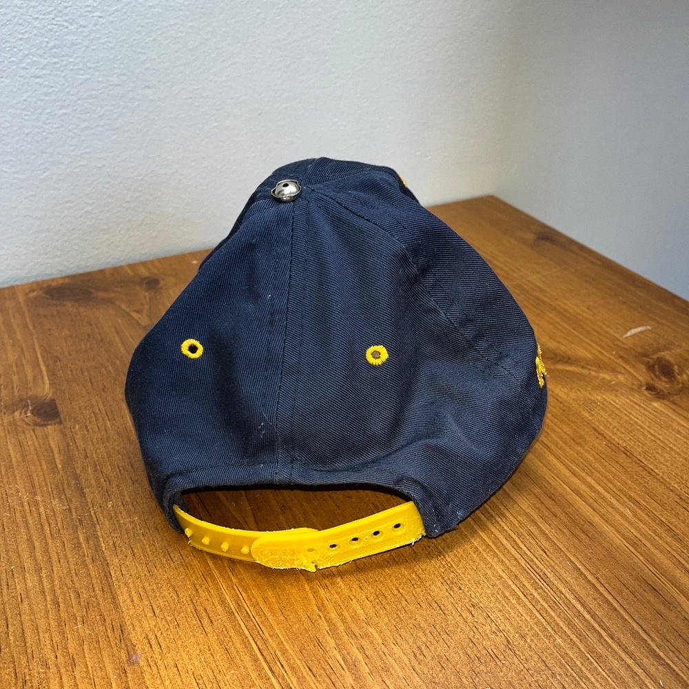 University of Michigan UofM Wolverines, Big M, OS - Picture 5 of 15